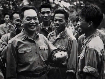 TÌM HIỂU VỀ ANH HÙNG LỰC LƯỢNG VŨ TRANG ĐẠI TƯỚNG VÕ NGUYÊN GIÁP