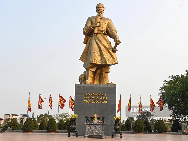 HƯNG ĐẠO ĐẠI VƯƠNG TRẦN QUỐC TUẤN  - BIỂU TƯỢNG SÁNG NGỜI CỦA TINH THẦN YÊU NƯỚC VÀ  NGHỆ THUẬT QUÂN SỰ VIỆT NAM