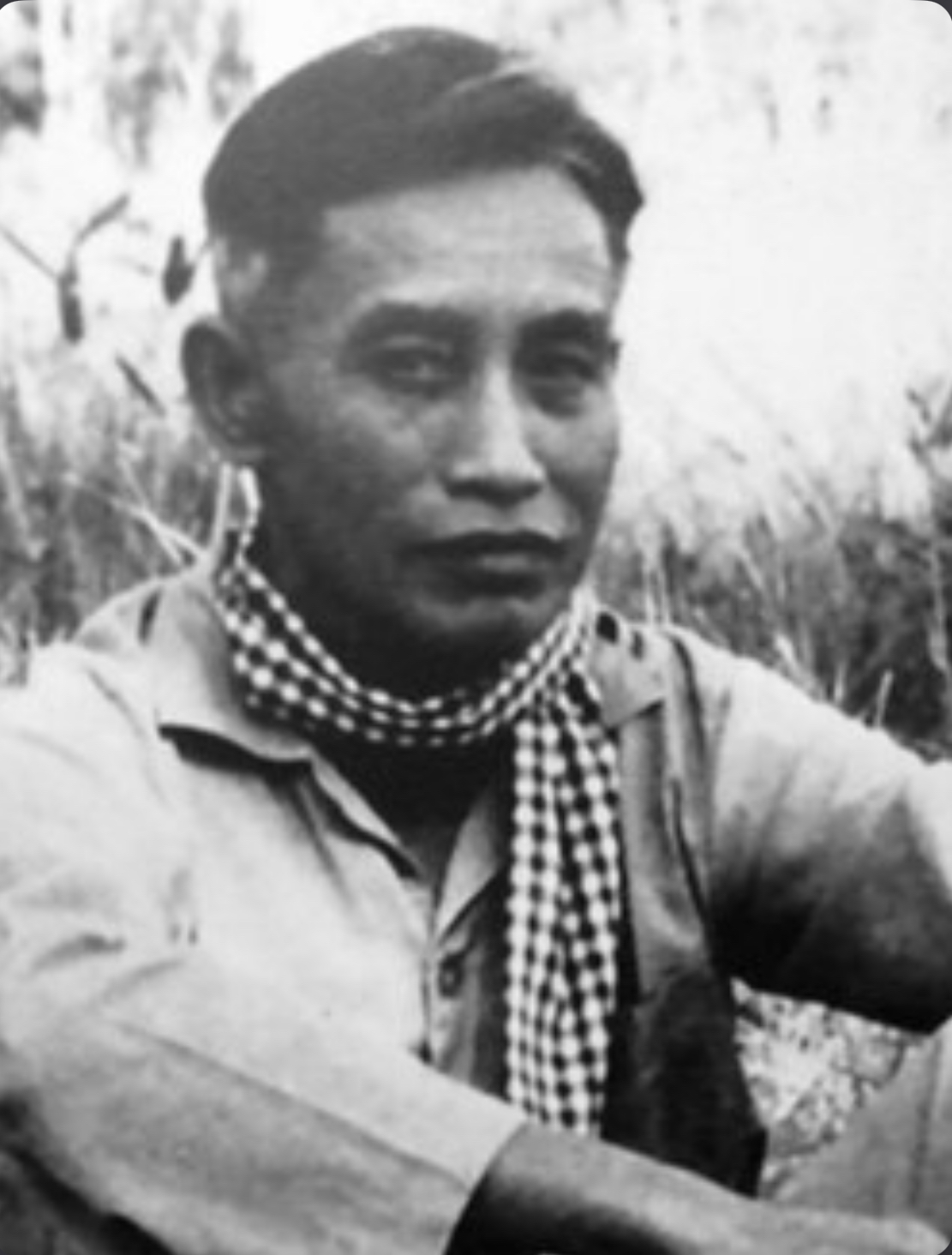 "Dưới Bóng Cây Của Người Tướng Già"
