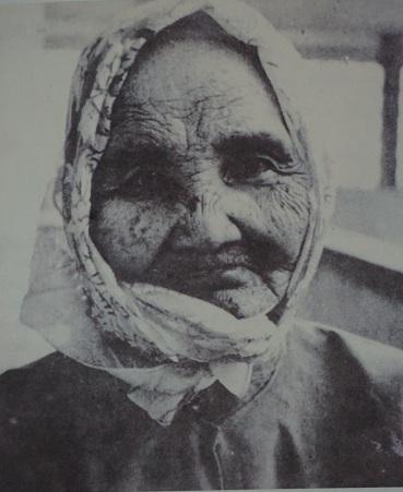 NGƯỜI MẸ CỦA ĐẤT THÉP
