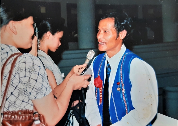 "Đôi chân huyền thoại" giữa đại ngàn, Cil Múp Ha K’riêng