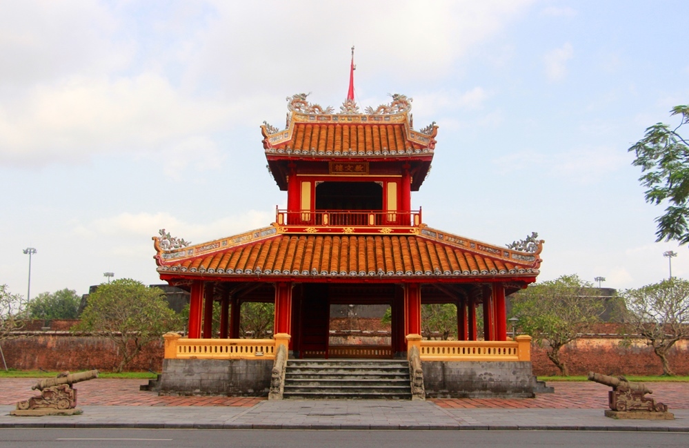 Phu Văn Lâu: Nơi niêm phong chiếu truyền và ngõ vang tiếng vọng hoàng triều
