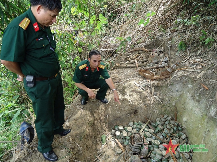Một thời “hóa giải” bom, mìn