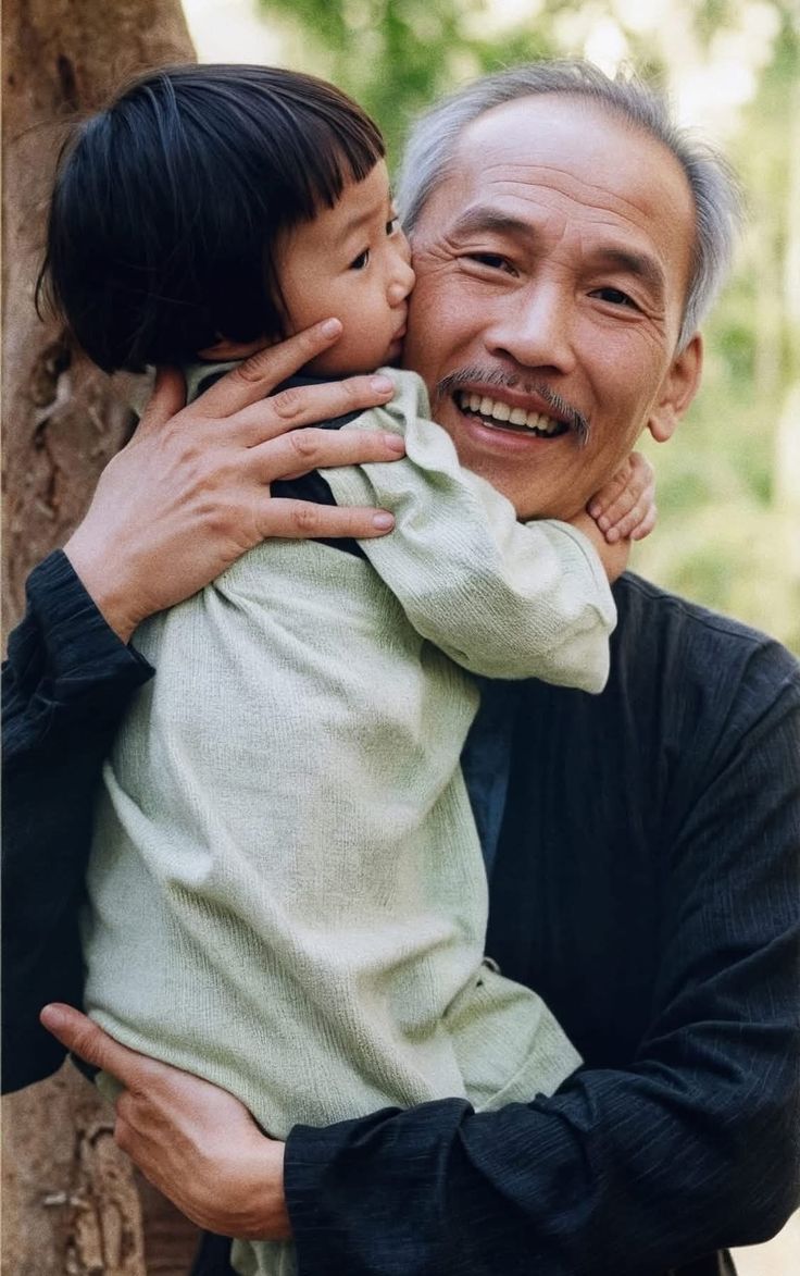 Tình thương bao la với thiếu niên, nhi đồng