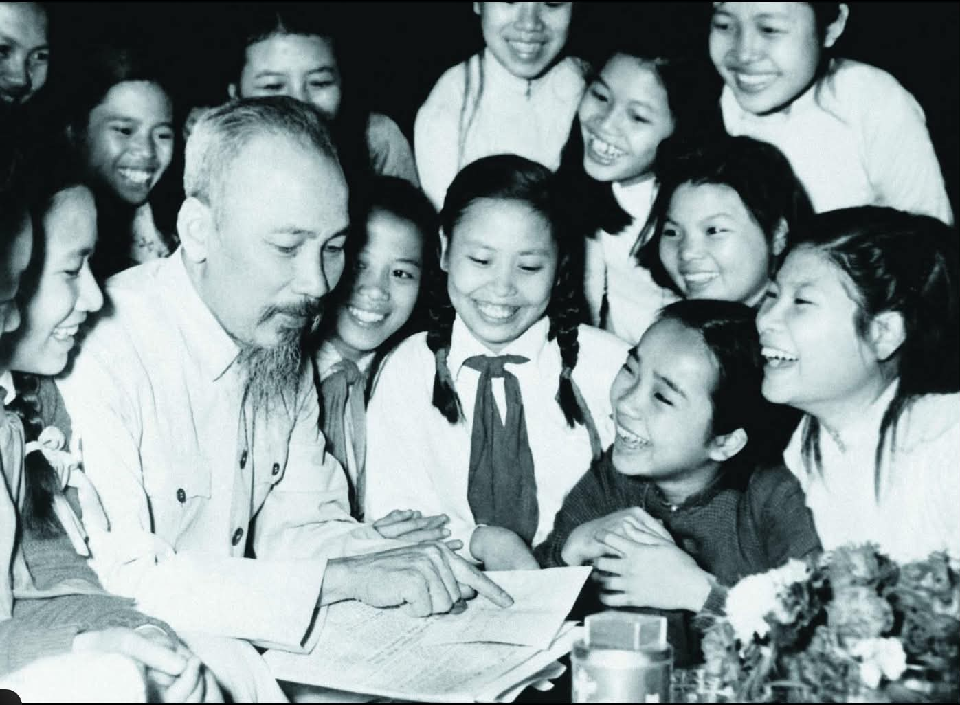 Hành trình ra đi tìm đường cứu nước của Chủ tịch Hồ Chí Minh ( Phạm Thị Gia Hân 8A1)