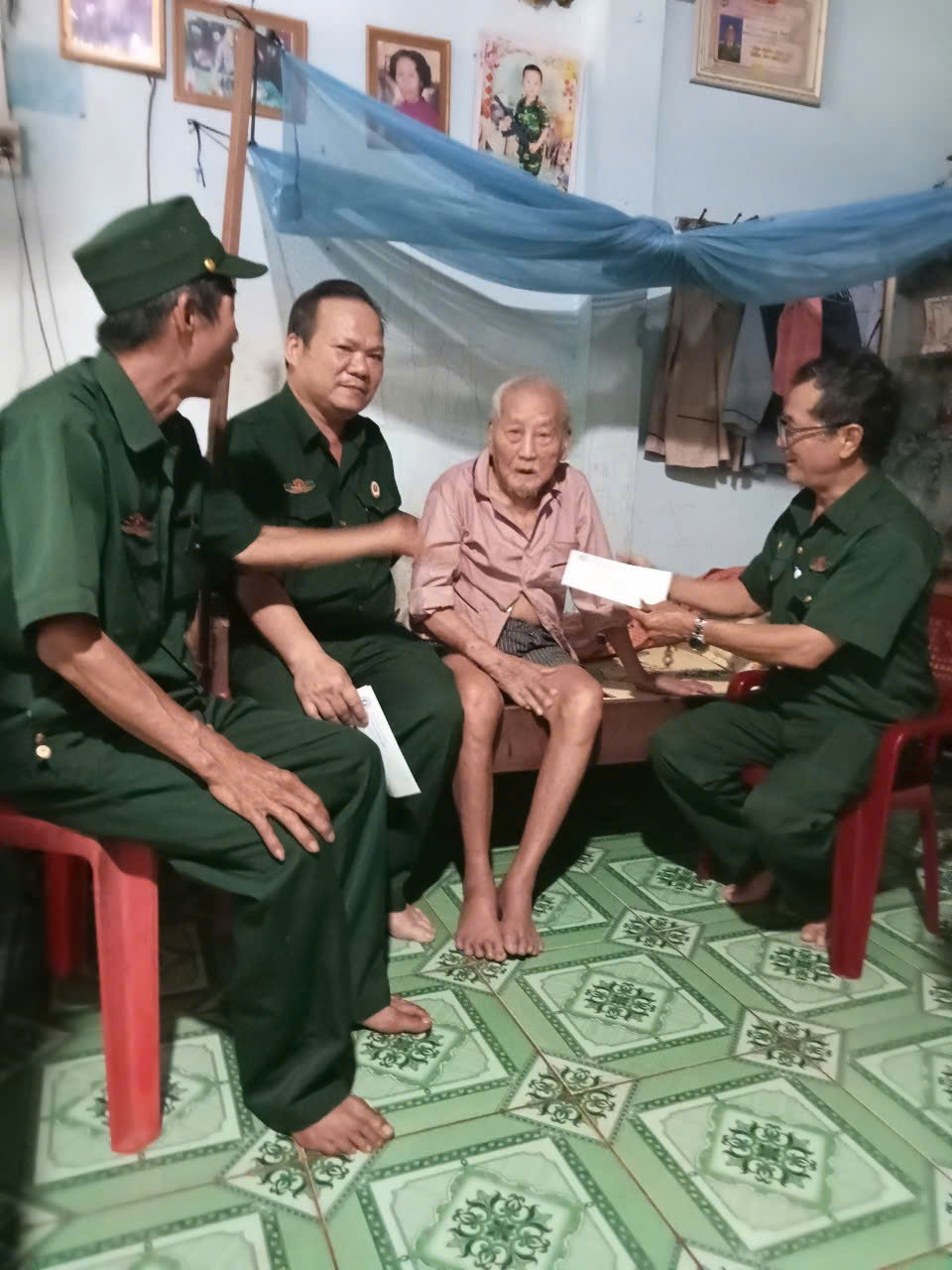 Tiếng gầm rú của máy bay phản lực và khoảnh khắc bám trụ trận địa