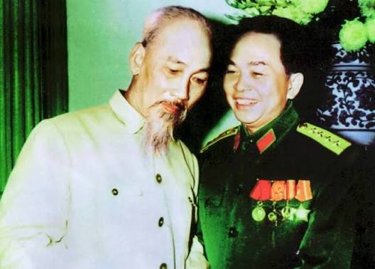 "CHẮC THẮNG MỚI ĐÁNH": LỜI DẶN TRƯỚC GIỜ RA TRẬN VÀ NIỀM TIN TUYỆT ĐỐI GIỮA BÁC HỒ VỚI ĐẠI TƯỚNG