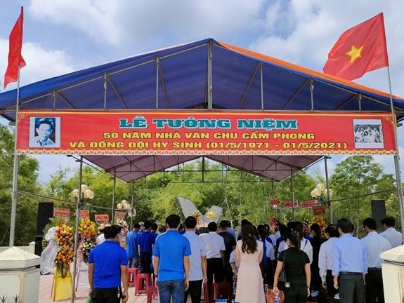 Chu Cẩm Phong – Người cầm bút đi thẳng vào nơi chiến tranh khốc liệt nhất