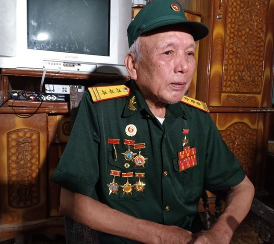 VÔ LĂNG THÉP TRÊN TUYẾN LỬA TRƯỜNG SƠN