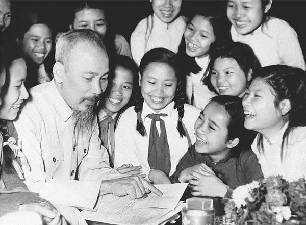 Câu chuyện nhỏ về tấm gương Hồ Chí Minh