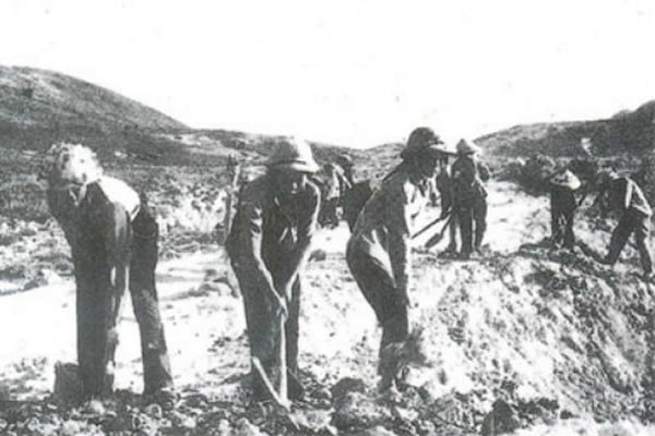13 TNXP Truông Bồn