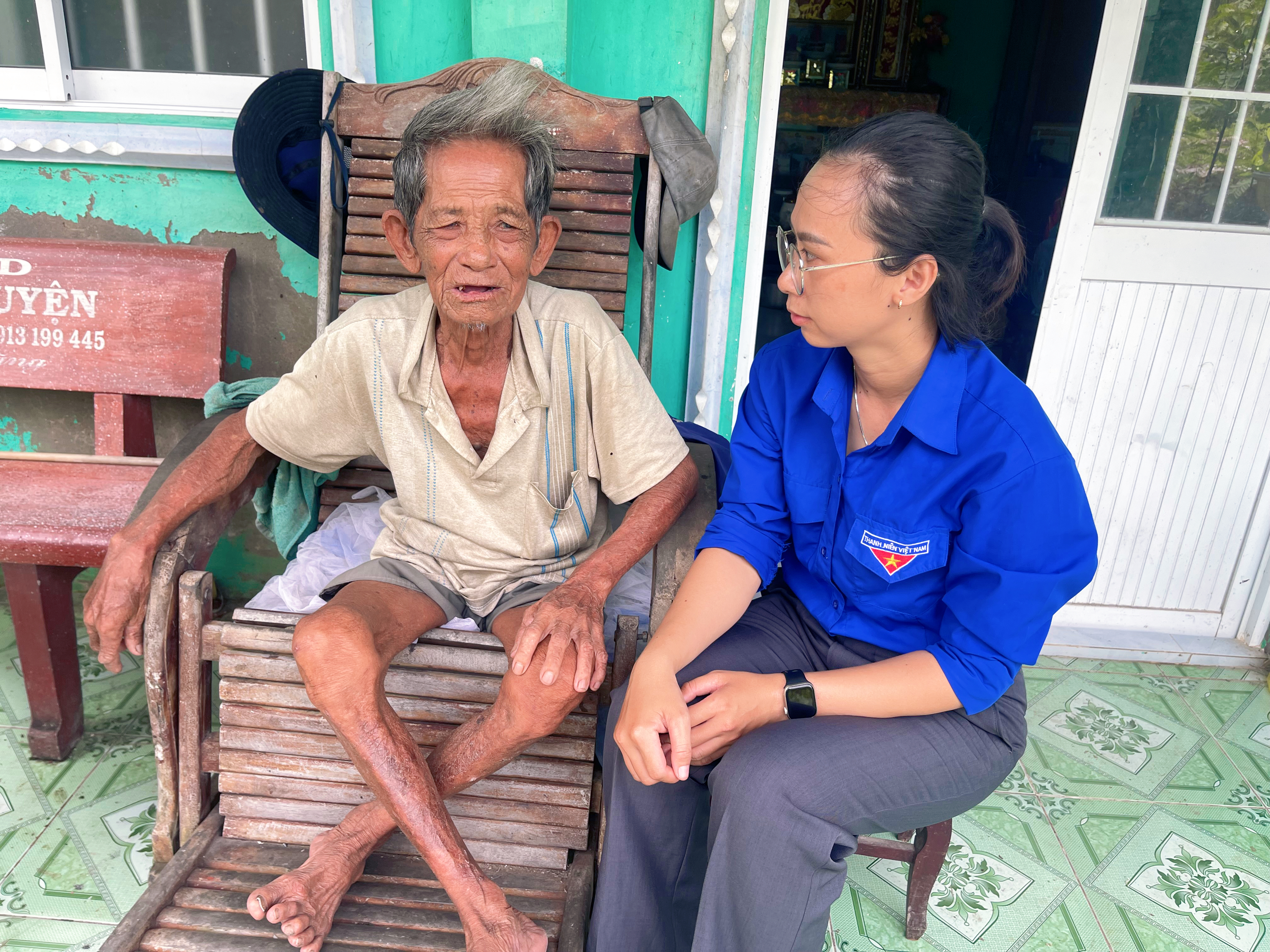 Người Giao Liên Xẻo Vẹt Nơi Đầu Sóng