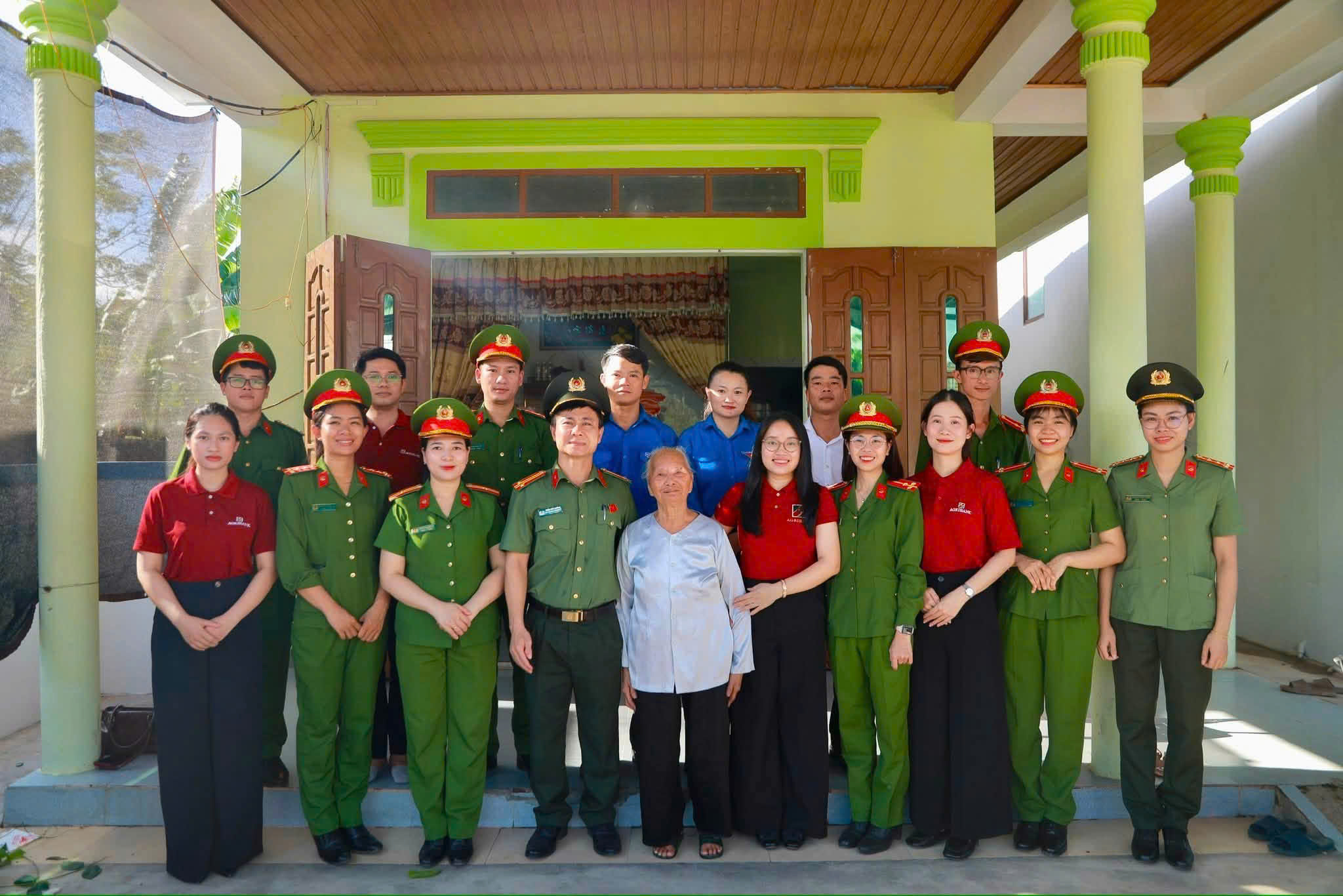 BỮA CƠM ĐOÀN VIÊN ẤM TÌNH YÊU THƯƠNG