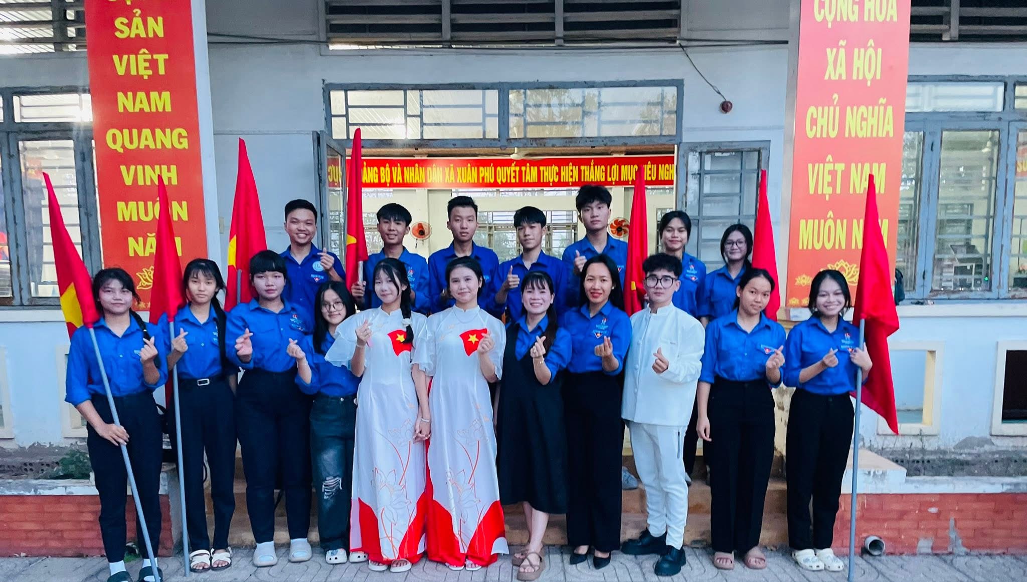 CÂU CHUYỆN THỜI HOA LỬA- Khi tuổi trẻ Xuân Phú hát cùng niềm tự hào dân tộc