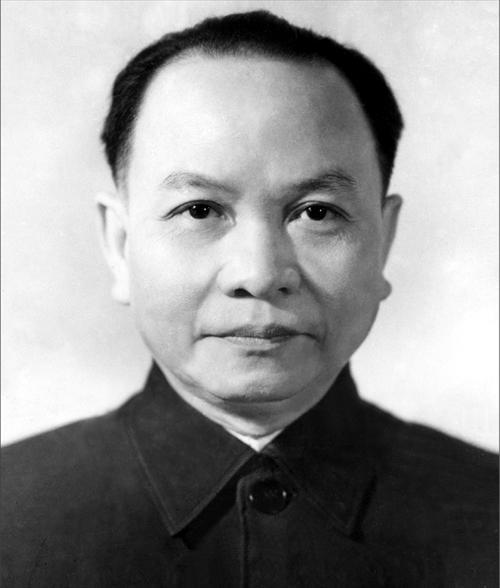 TRƯỜNG CHINH VÀ NHỮNG ĐÓNG GÓP ĐỐI VỚI TRI THỨC NHÂN LOẠI: TỪ TƯ TƯỞNG CÁCH MẠNG ĐẾN VĂN HÓA VÀ ĐỔI MỚI
