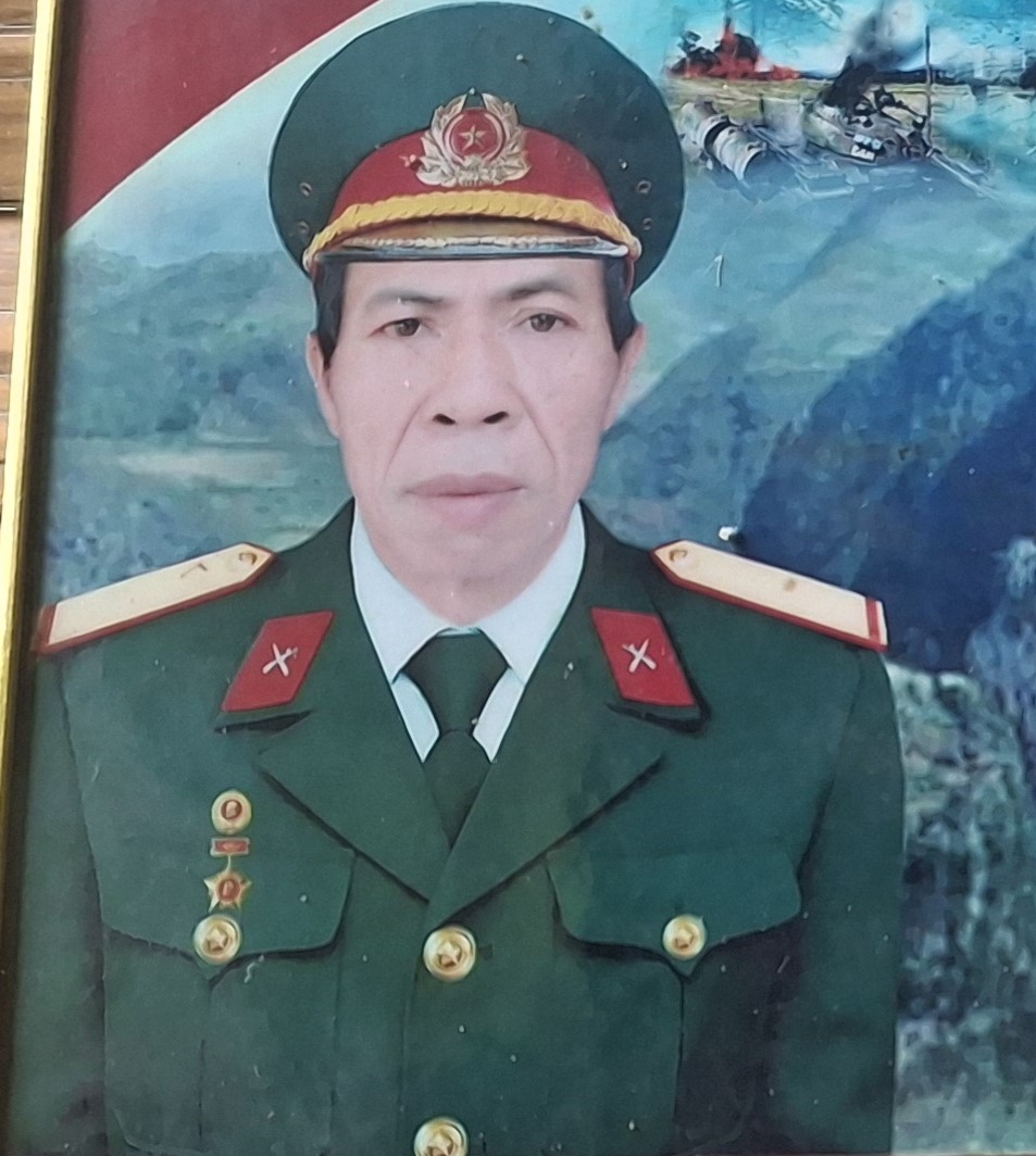 Bác Chỉ quân phục.jpg