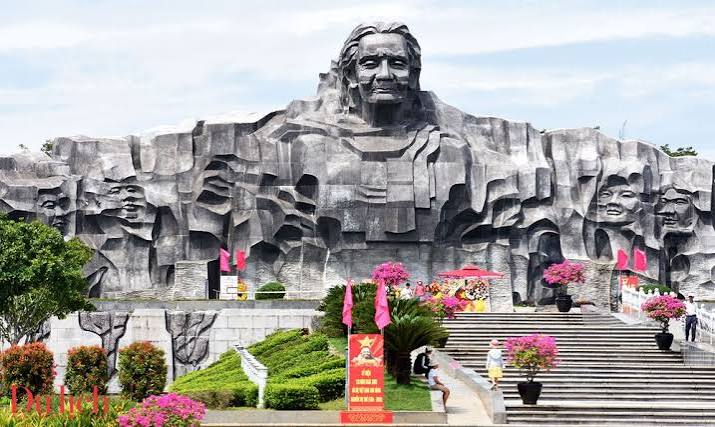 Tượng đài Mẹ Thứ - Biểu tượng của lòng yêu nước và sự hy sinh cao quý và Niềm tự hào của đất Tam Kỳ thành phố Đà Nẵng