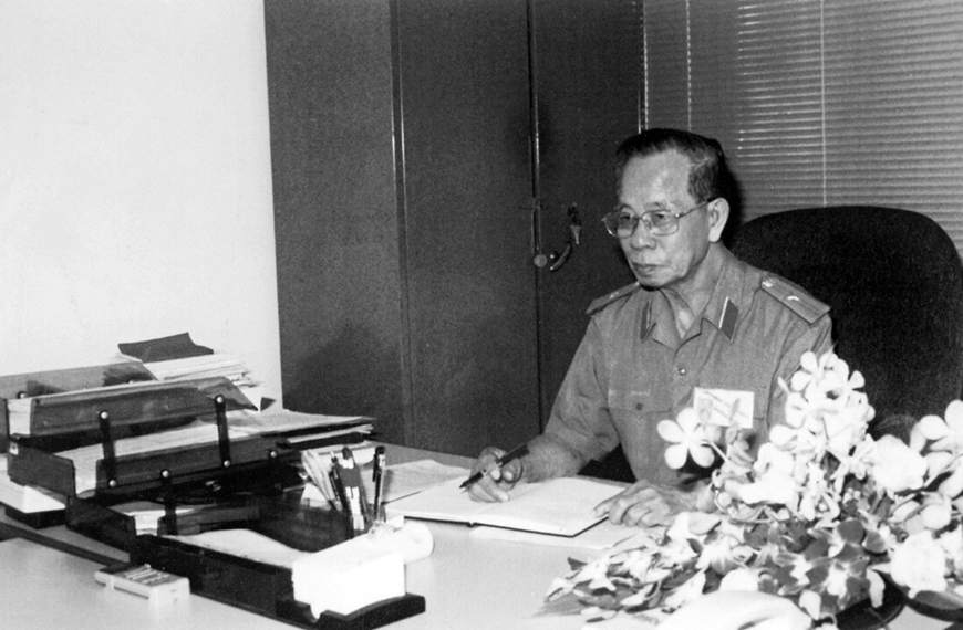Giữa Lòng Địch - Vững Một Niềm Tin