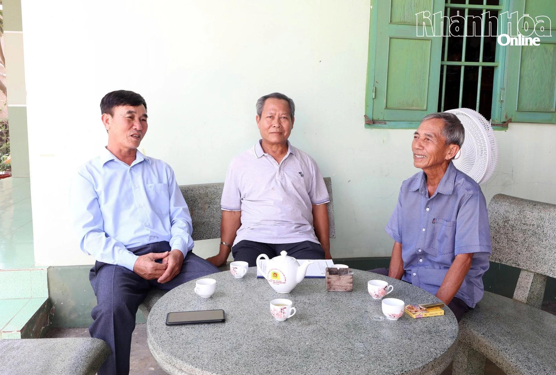 Câu chuyện ông Nguyễn Văn Bé (phường Đô Vinh) - nguyên là du kích xóm Dừa, từng tham gia phối hợp với Đại đội Đặc công 311 tiến công khu vực Tháp Chàm