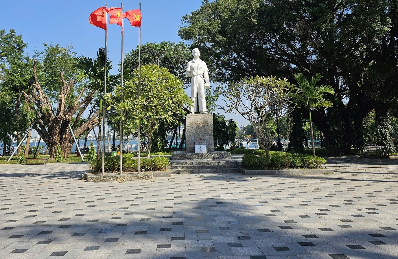 LÝ TỰ TRỌNG – KHI LÝ TƯỞNG TRỞ THÀNH LẼ SỐNG