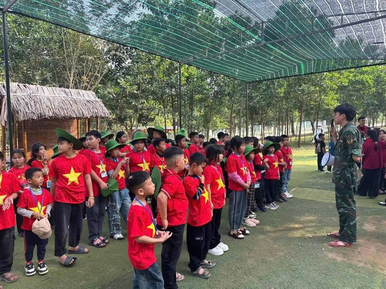 TRỞ VỀ VỚI NHỮNG DẤU SON LỊCH SỬ