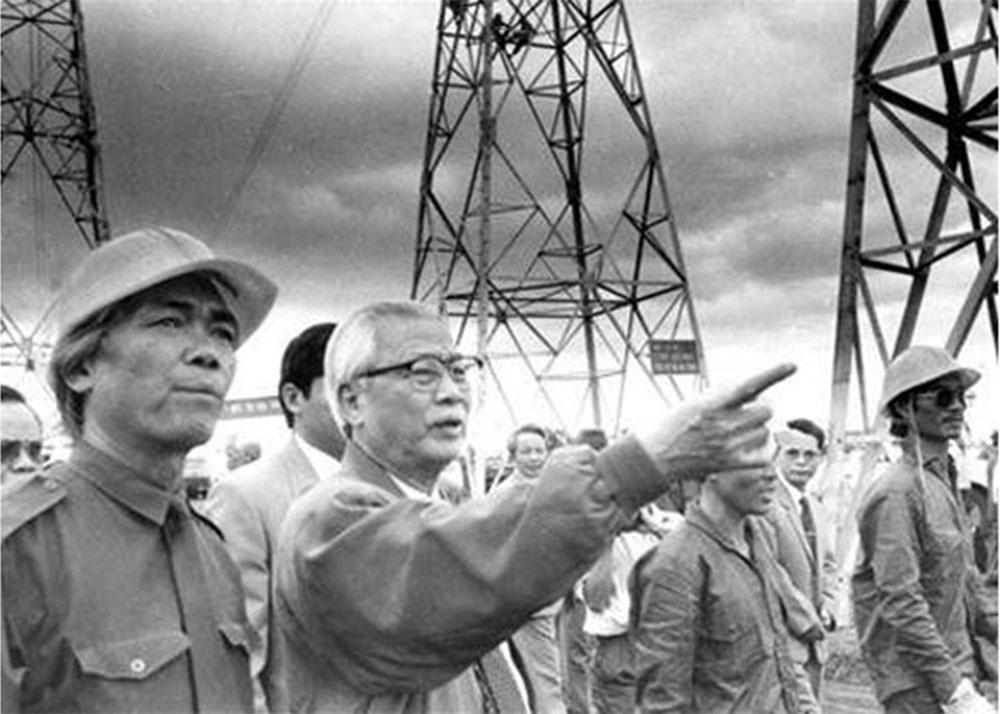 Võ Văn Kiệt – Người mở đường cho dòng điện Bắc – Nam