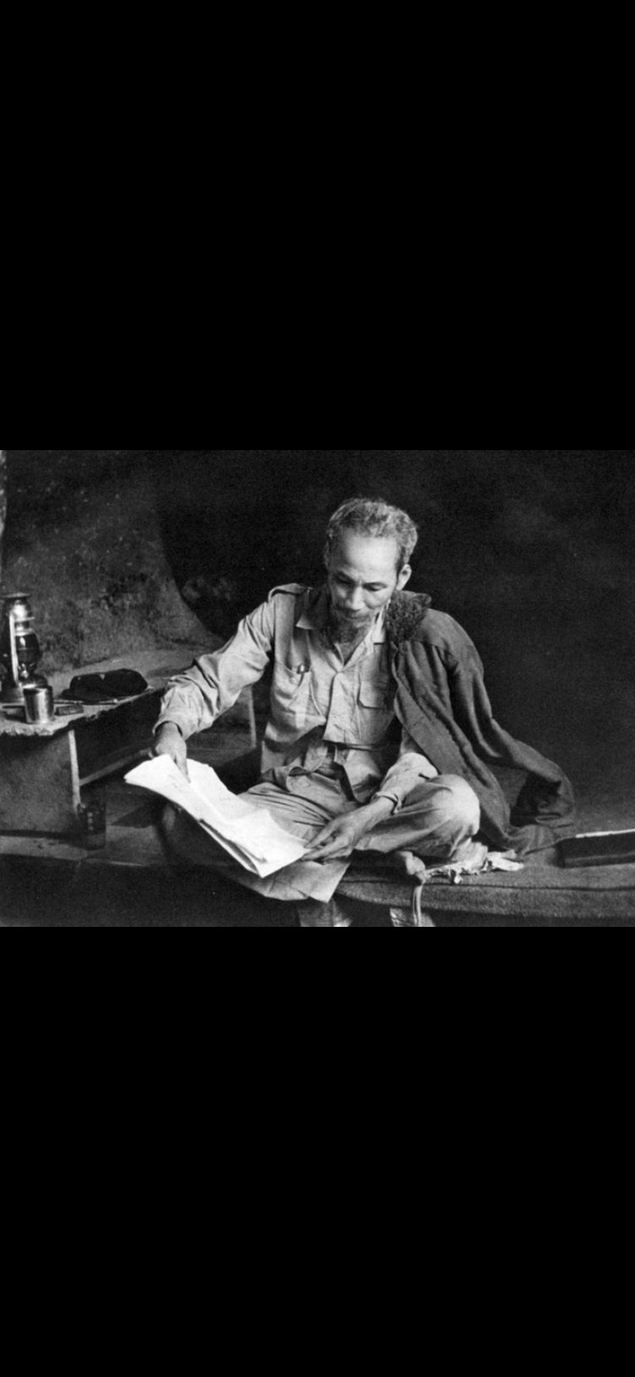 Hồ Chí Minh – Vị lãnh tụ kính yêu của dân tộc Việt Nam
