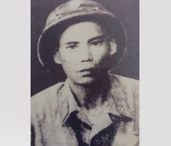 Tấm gương trung kiên của đồng bào S'tiêng