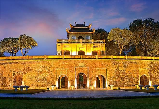 Trần Nhân Tông - Từ Hội nghị Diên Hồng đến Phật Hoàng Yên Tử