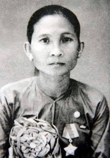 ANH HÙNG LỰC LƯỢNG VŨ TRANG NHÂN DÂN NGUYỄN THỊ ÚT (ÚT TỊCH)