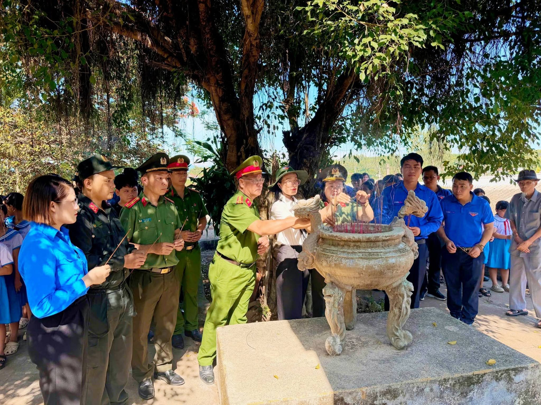 Chào mừng kỷ niệm 79 năm Ngày Thương binh - Liệt sĩ (27/7/1947 - 27/7/2026)