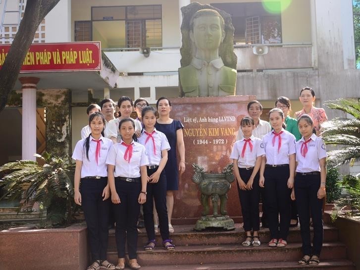 Trưởng thành trên biên giới