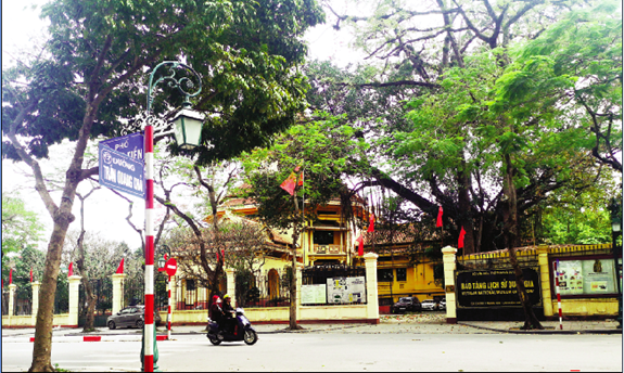 TRẦN QUANG KHẢI - VỊ THƯỢNG TƯỚNG VỪA CẦM GƯƠM ĐÁNH GIẶC, VỪA DÙNG THƠ GIỮ HỒN DÂN TỘC