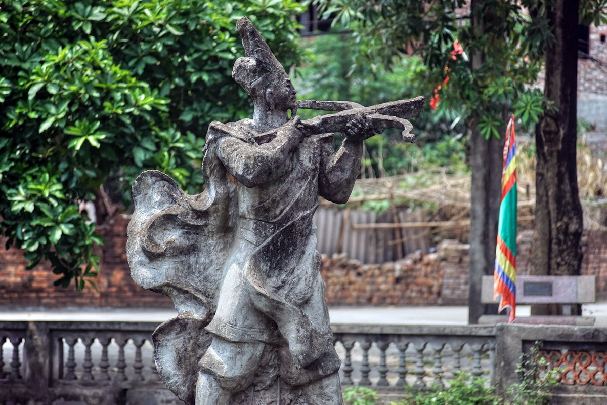 Thiết lập chế độ đô hộ nhà Hán.