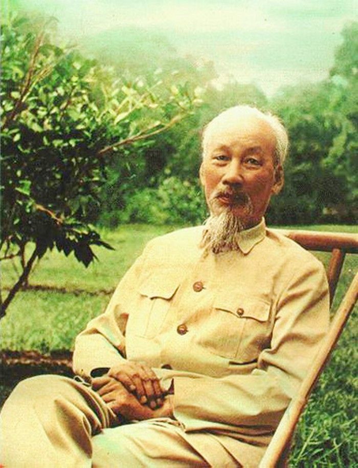 Tình thương bao la với thiếu niên, nhi đồng