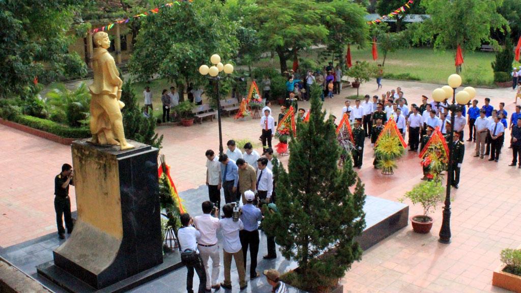 CẬU BÉ 14 TUỔI VÀ KHOẢNH KHẮC KHÔNG LÙI BƯỚC