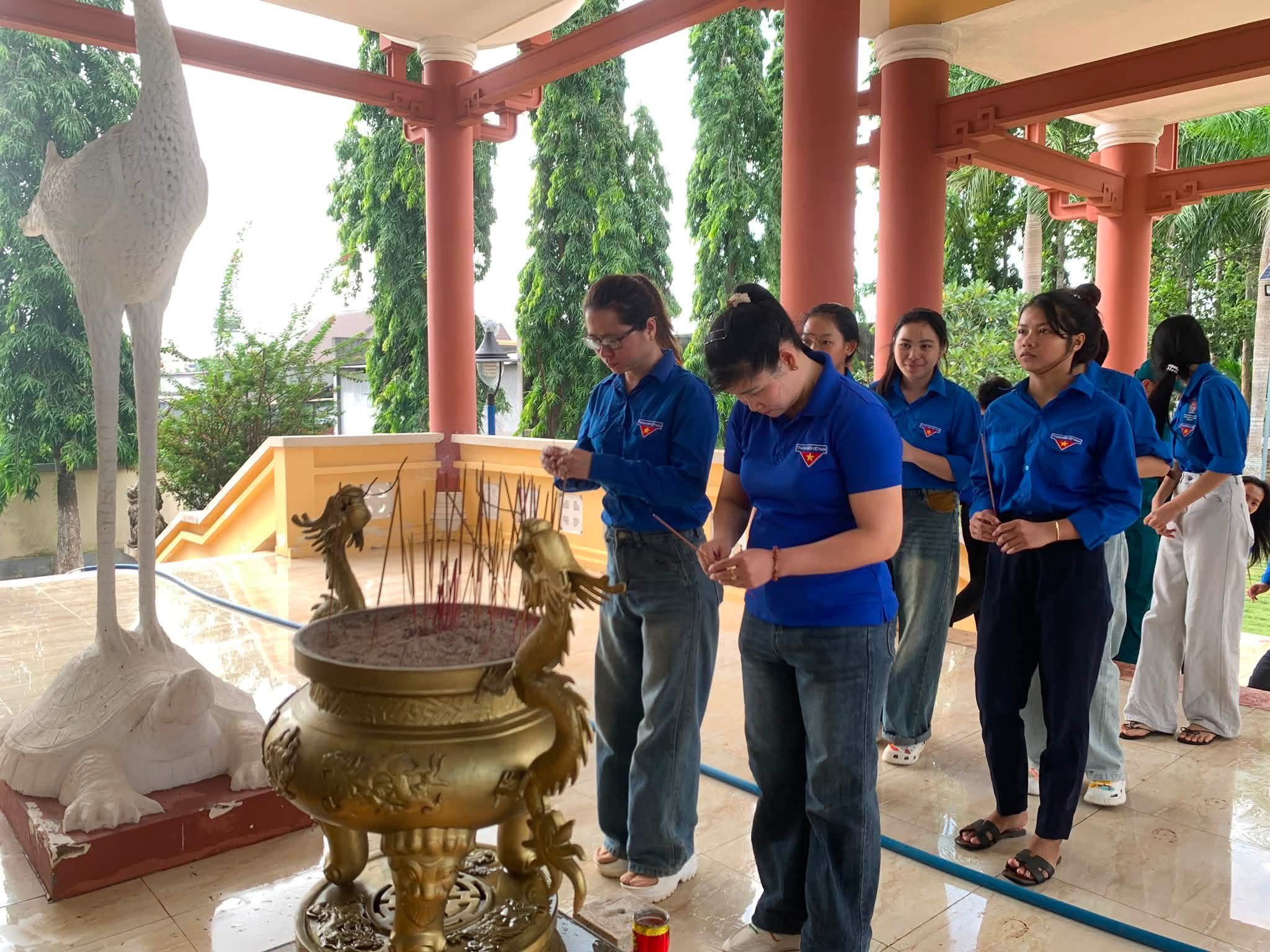 THÁNG TƯ TRI ÂN – TUỔI TRẺ XUÂN PHÚ VỀ VỚI NHỮNG ANH HÙNG CỦA DÂN TỘC