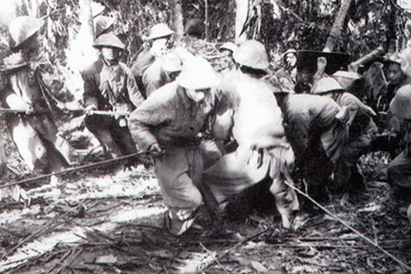 MƯA BOM BÃO ĐẠN ĐIỆN BIÊN PHỦ (1954) – NHỮNG NGƯỜI KÉO PHÁO BẰNG TAY