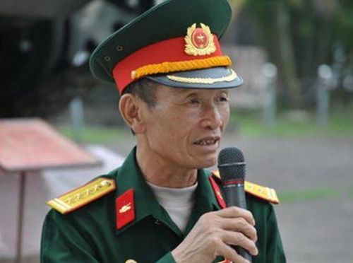 “Lá cờ trên nóc Dinh Độc Lập”