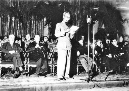 Chủ tịch Hồ Chí Minh -Vị lãnh tụ vĩ đại của dân tộc Việt Nam