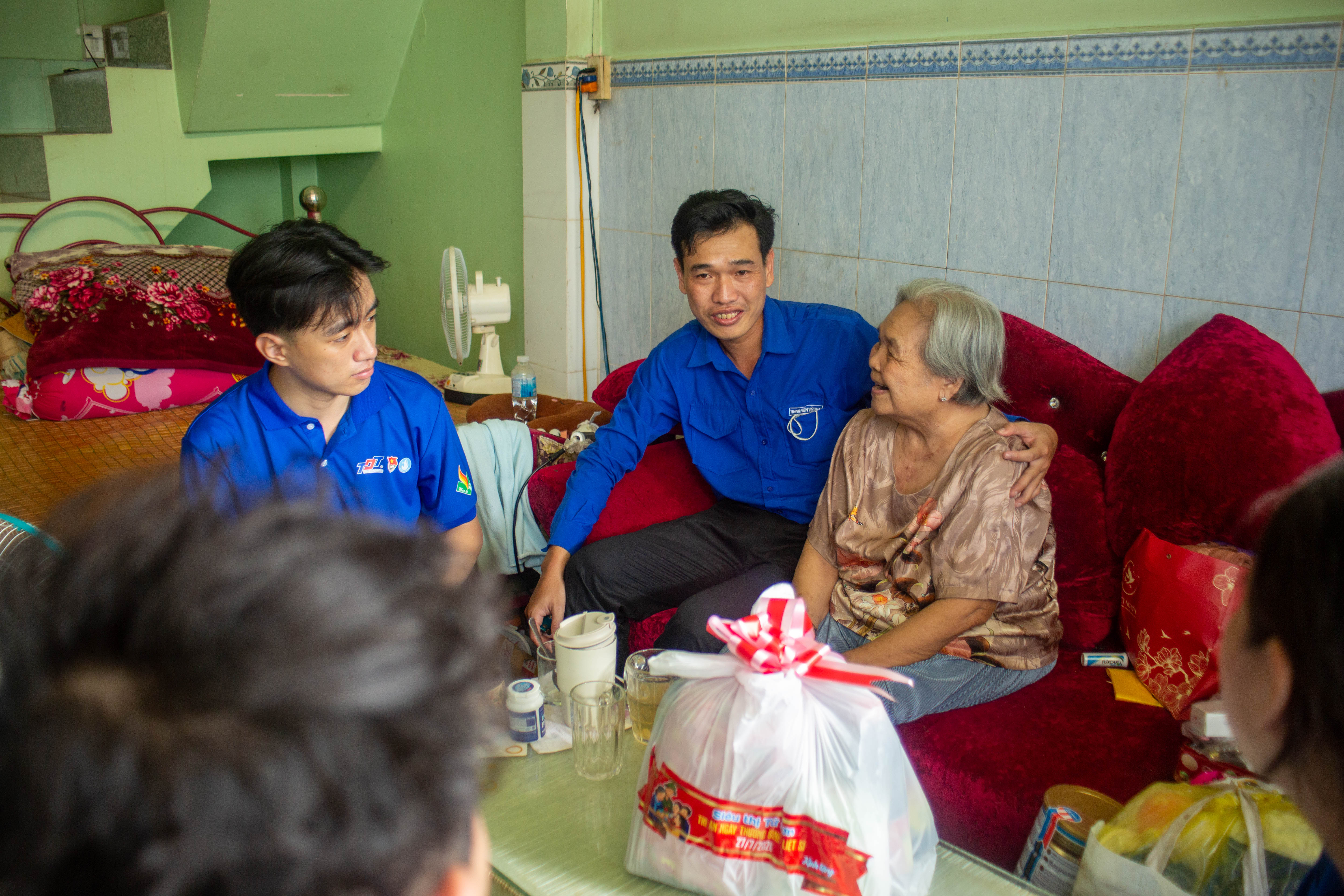 TƯỢNG ĐÀI BẤT TỬ CỦA LIỆT SĨ BÙI HỒNG HẢI – TẤM GƯƠNG SÁNG TRUYỀN THỐNG CÁCH MẠNG QUÊ HƯƠNG AN CHÂU