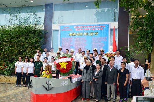 TỪ NHỮNG LÀNG QUÊ RA BIỂN LỚN – 64 NGƯỜI LÍNH VÀ NHỮNG QUÊ HƯƠNG Ở LẠI