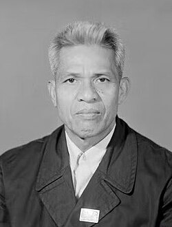 Chân dung: Nguyễn Đức Thuận