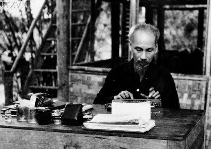 Ánh đèn khuya nơi ATK