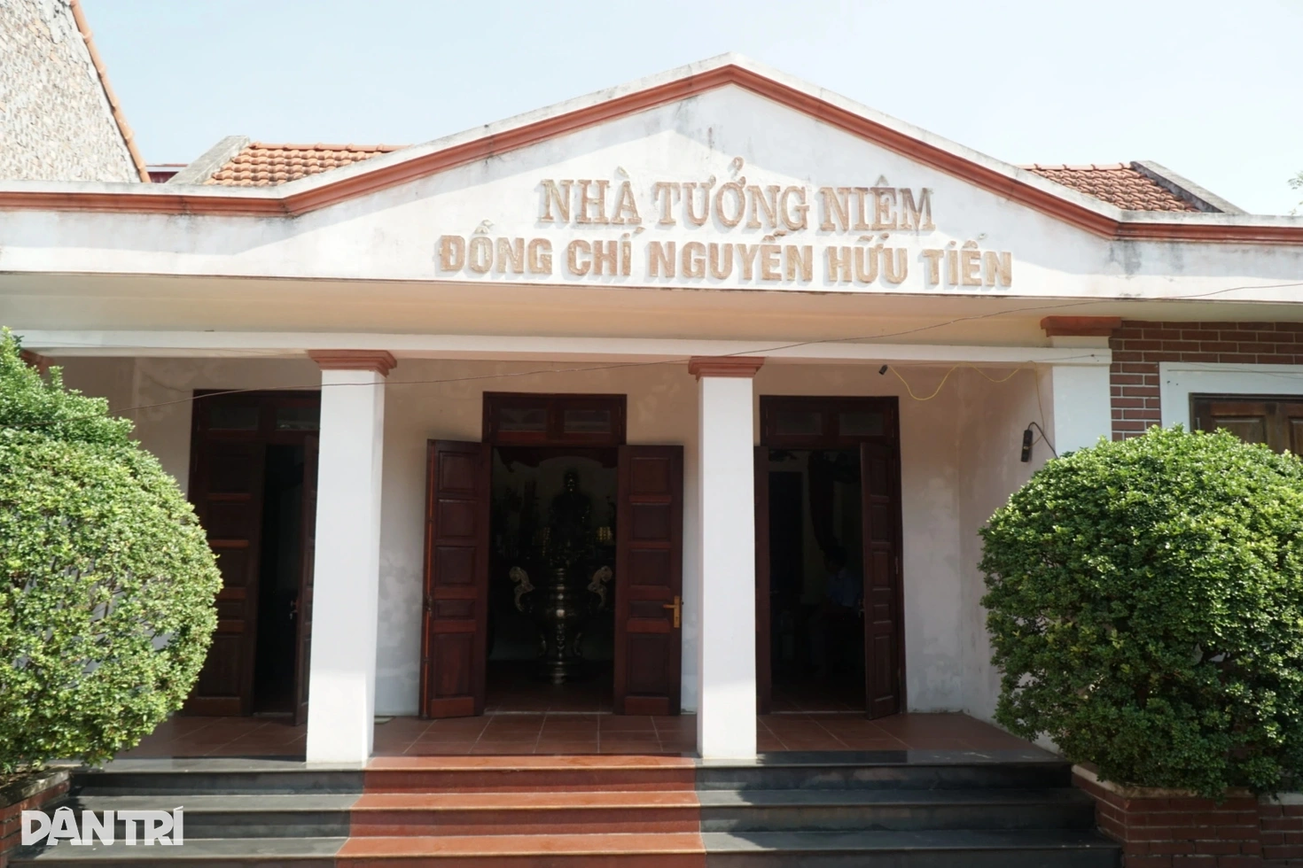 Người vẽ lá cờ đỏ sao vàng và câu thơ dự cảm "sáng tương lai"