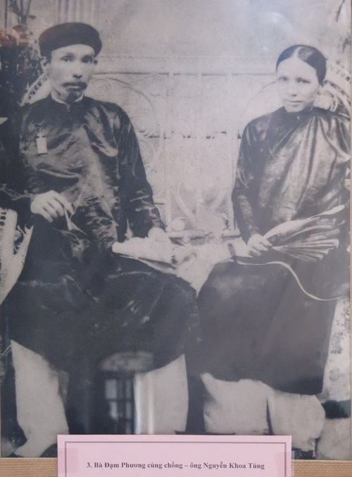 Đạm Phương and her husband