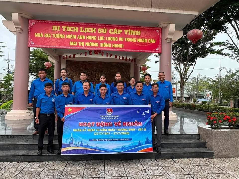 CỤM THI ĐUA SỐ 9 TỔ CHỨC HOẠT ĐỘNG VỀ NGUỒN VÀ PHÁT ĐỘNG HƯỞNG ỨNG CHƯƠNG TRÌNH “NHẮN TIN TRI ÂN LIỆT SĨ”