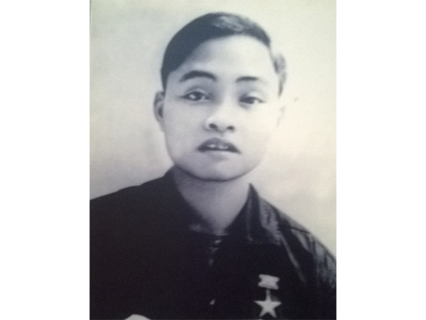 ANH HÙNG HỒ DỤC