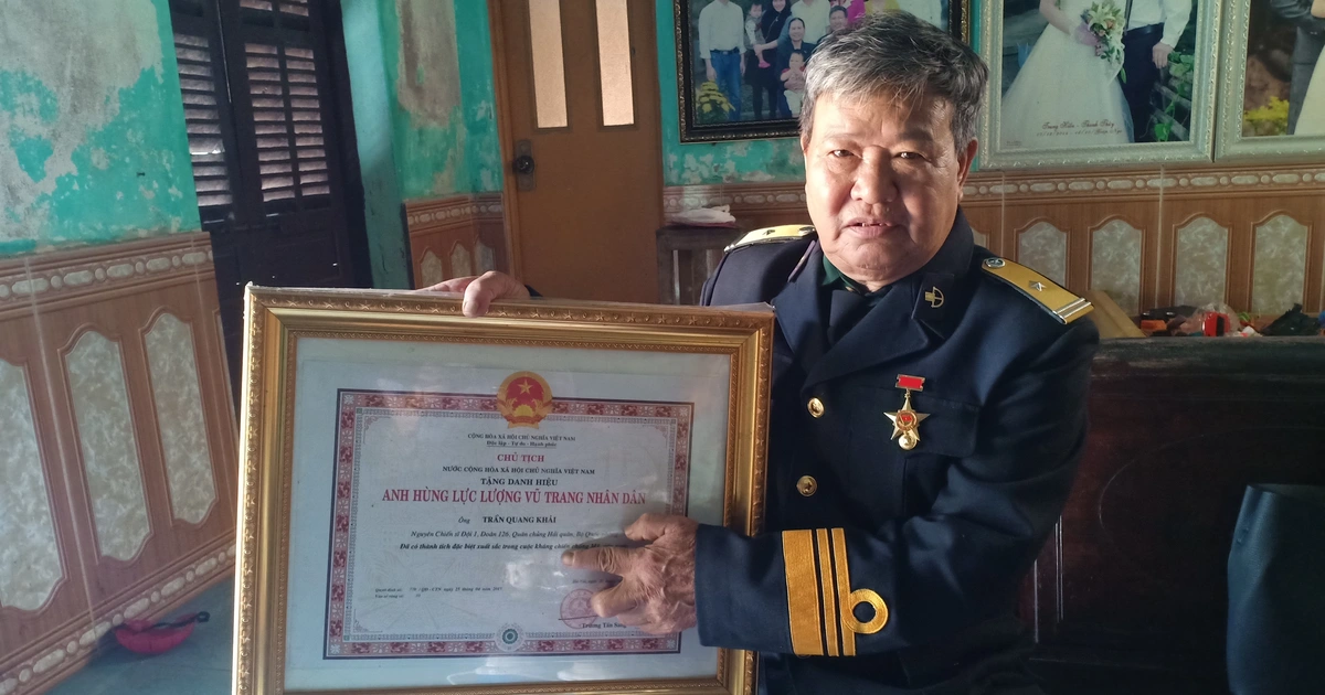 ANH HÙNG TRẦN QUANG KHẢI - Người “rái cá” giữa dòng nước lửa Cửa Việt