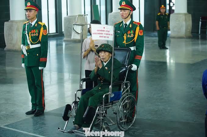 NGƯỜI LÁI XE "MẮT THẦN" TRÊN ĐÈO PHA ĐINH